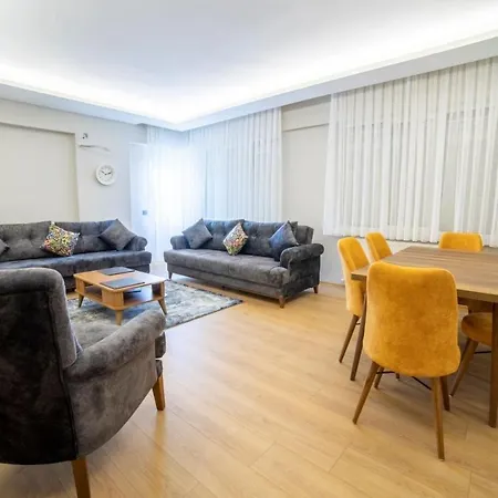 2 Bedroom Super Near To The Konyaalti Beaches Apartment