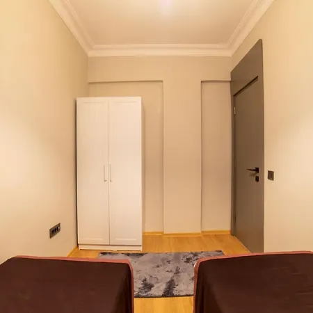 2 Bedroom Super Near To The Konyaalti Beaches 아파트