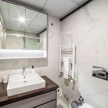 アパート 2 Bedroom Super Near To The Konyaalti Beaches アンタルヤ
