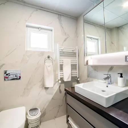 2 Bedroom Super Near To The Konyaalti Beaches * アンタルヤ